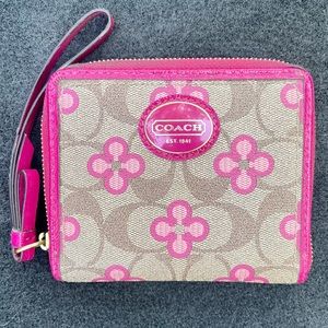 Authentic Coach Wallet | Zip Closure